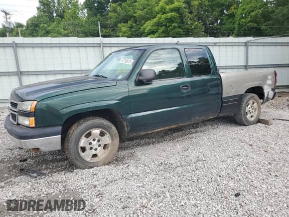 2006 Chevrolet Silverado 1500 LT1 с VIN 2GCEC19ZX61334540, выставлен на аукционе Copart как лот 63792675 с пробегом 83 640 миль миль и Списание • Salvage title. История ставок и продаж доступна на DreamBid. Изображение 1.