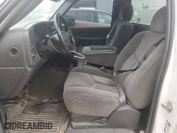 2005 Chevrolet Silverado 1500 Work Truck с VIN 1GCEC14V05Z300553, выставлен на аукционе Copart как лот 70163425 с пробегом 205 918 миль миль и Чистый • Clean title. История ставок и продаж доступна на DreamBid. Изображение 7.