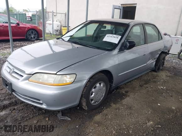 2001 Honda Accord VP с VIN 1HGCF86611A088026, выставлен на аукционе IAAI как лот 42265828 с пробегом 139 753 миль миль и . История ставок и продаж доступна на DreamBid. Изображение 18.