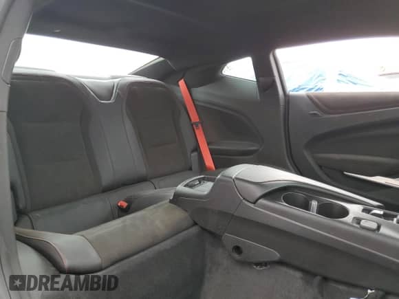 2018 Chevrolet Camaro ZL1 z VIN 1G1FJ1R64J0151194, wystawiony jako Copart lot #70004015 z przebiegiem Nie podano mil oraz Nie do naprawy • Non repairable. Historia ofert i sprzedaży dostępna na DreamBid. Obrazek 10.