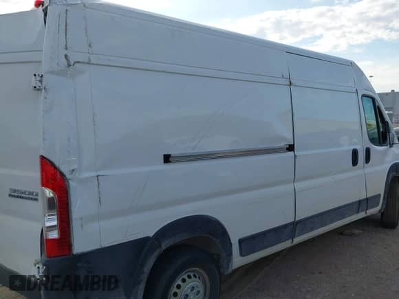 2025 Ram ProMaster Cargo Tradesman с VIN 3C6MRVHG7SE548326, выставлен на аукционе IAAI как лот 43311636 с пробегом 10 425 миль миль и . История ставок и продаж доступна на DreamBid. Изображение 18.