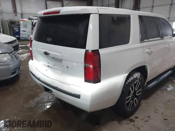 2015 Chevrolet Tahoe Commercial z VIN 1GNSK2EC8FR722684, wystawiony jako IAAI lot #41553558 z przebiegiem 119 434 mil mil oraz . Historia ofert i sprzedaży dostępna na DreamBid. Obrazek 4.