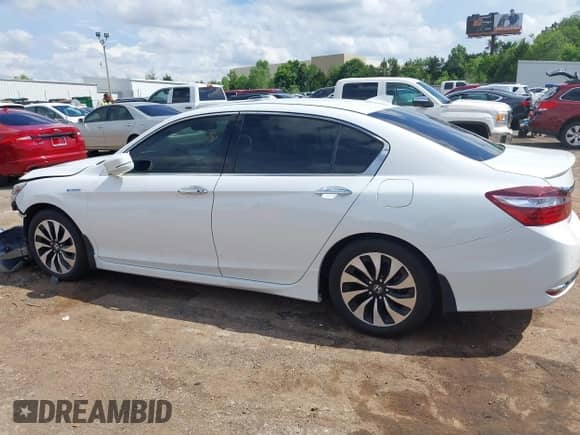 2017 Honda Accord Touring with VIN JHMCR6F72HC027123, listed as a IAAI auction lot 42606107 with 150,861 mi miles and . Bid and sale history available at DreamBid. Image 15.