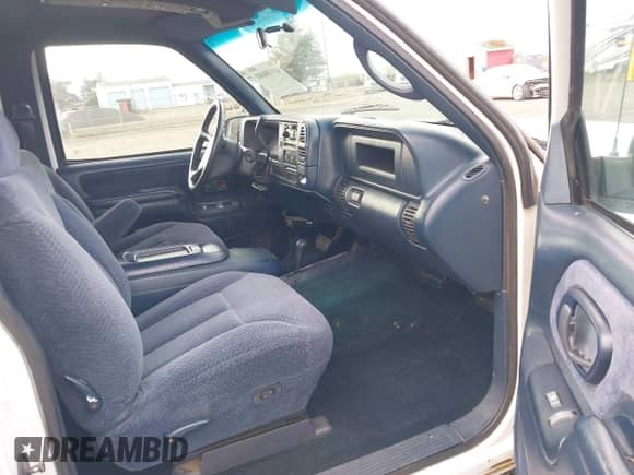 1998 Chevrolet Silverado 2500 с VIN 1GCGK29RXWE183330, выставлен на аукционе IAAI как лот 41938680 с пробегом 229 376 миль миль и . История ставок и продаж доступна на DreamBid. Изображение 5.