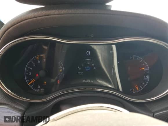 2019 Jeep Grand Cherokee Overland z VIN 1C4RJFCT7KC635389, wystawiony jako Copart lot #57313645 z przebiegiem 214 012 mil mil oraz Czysty tytuł • Clean title. Historia ofert i sprzedaży dostępna na DreamBid. Obrazek 9.