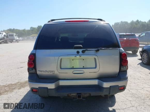 2005 Chevrolet TrailBlazer LS с VIN 1GNDT13S952312199, выставлен на аукционе IAAI как лот 43138790 с пробегом 170 041 миль миль и . История ставок и продаж доступна на DreamBid. Изображение 15.