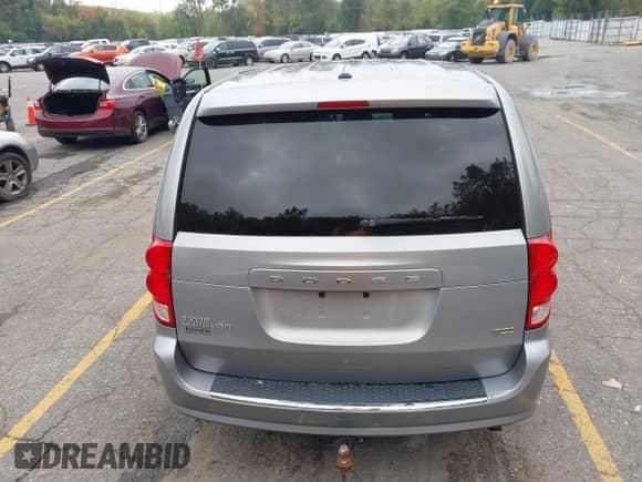 2016 Dodge Grand Caravan SE Plus with VIN 2C4RDGBG1GR395532, listed as a IAAI auction lot 43271173 with 176,681 mi miles and . Bid and sale history available at DreamBid. Image 17.