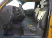 1999 GMC Sierra 1500 SL z VIN 1GTEC14V1XE519984, wystawiony jako Copart lot #49338825 z przebiegiem 304 929 mil mil oraz Szkoda całkowita • Salvage title. Historia ofert i sprzedaży dostępna na DreamBid. Obrazek 7.