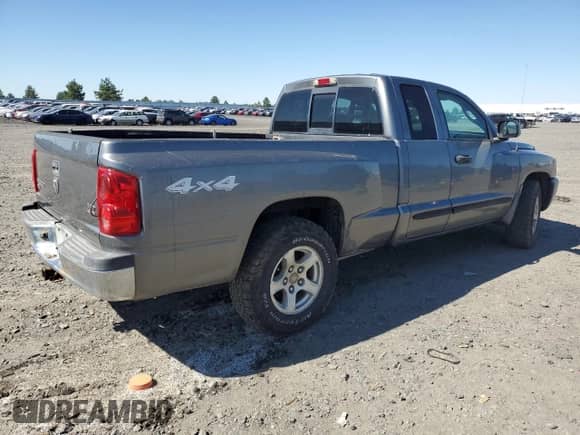 2005 Dodge Dakota SLT with VIN 1D7HW42N05S131612, listed as a Copart auction lot 62791715 with 205,864 mi miles and Clean title. Bid and sale history available at DreamBid. Image 3.