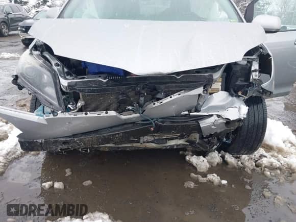 2020 Toyota Sienna SE z VIN 5TDXZ3DCXLS050058, wystawiony jako IAAI lot #41538623 z przebiegiem 120 245 mil mil oraz . Historia ofert i sprzedaży dostępna na DreamBid. Obrazek 6.