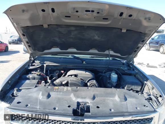 2012 Chevrolet Silverado 1500 LS z VIN 3GCPCREA2CG304751, wystawiony jako IAAI lot #43454086 z przebiegiem 201 223 mil mil oraz . Historia ofert i sprzedaży dostępna na DreamBid. Obrazek 10.