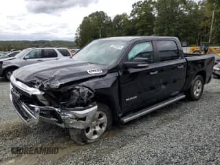 2020 Ram 1500 Big Horn with VIN 1C6RREFG7LN333518, listed as a Copart auction lot 72204024 with 121,193 mi miles and Salvage title. Bid and sale history available at DreamBid. Image 1.