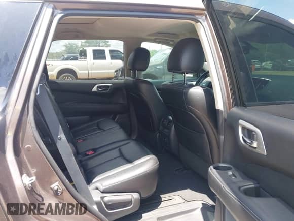 2015 Nissan Pathfinder SL z VIN 5N1AR2MM1FC613038, wystawiony jako IAAI lot #42351295 z przebiegiem 131 004 mil mil oraz . Historia ofert i sprzedaży dostępna na DreamBid. Obrazek 8.