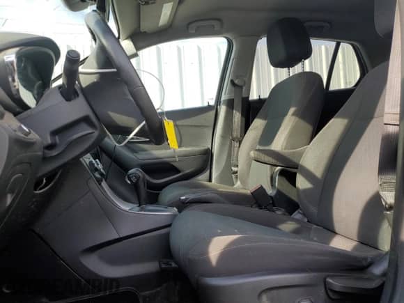 2021 Chevrolet Trax LS z VIN KL7CJNSB0MB351908, wystawiony jako Copart lot #80496125 z przebiegiem 75 349 mil mil oraz Szkoda całkowita • Salvage title. Historia ofert i sprzedaży dostępna na DreamBid. Obrazek 7.