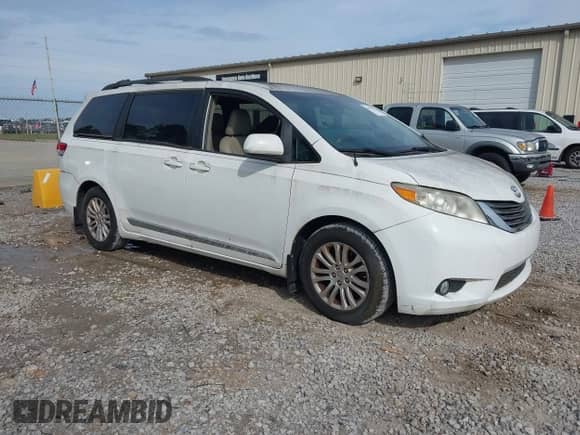2012 Toyota Sienna XLE with VIN 5TDYK3DC4CS231407, listed as a IAAI auction lot 43531271 with 382,802 mi miles and . Bid and sale history available at DreamBid. Image 1.