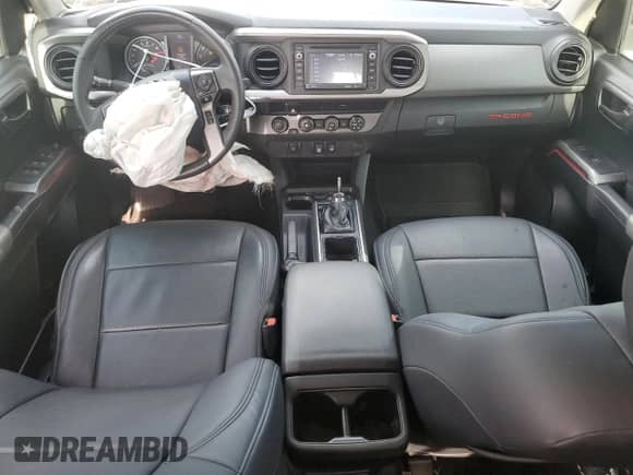 2019 Toyota Tacoma SR5 z VIN 3TMCZ5AN5KM219160, wystawiony jako Copart lot #81521405 z przebiegiem 134 843 mil mil oraz Szkoda całkowita • Salvage title. Historia ofert i sprzedaży dostępna na DreamBid. Obrazek 8.