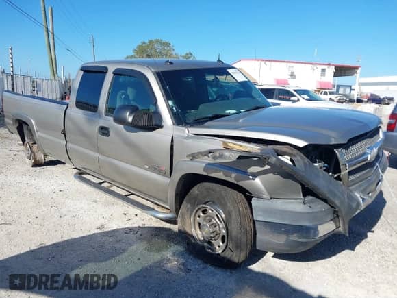 2003 Chevrolet Silverado 2500HD LS с VIN 1GCHC29173E346944, выставлен на аукционе IAAI как лот 41656801 с пробегом 245 333 миль миль и . История ставок и продаж доступна на DreamBid. Изображение 1.