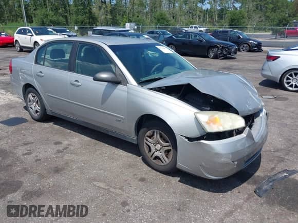 2008 Chevrolet Malibu Classic LS 1FL с VIN 1G1ZS58FX8F114192, выставлен на аукционе IAAI как лот 42734170 с пробегом 211 387 миль миль и . История ставок и продаж доступна на DreamBid. Изображение 1.