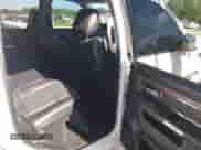 2018 Ram 1500 Laramie z VIN 1C6RR6VT1JS250301, wystawiony jako IAAI lot #42736798 z przebiegiem 93 532 mil mil oraz . Historia ofert i sprzedaży dostępna na DreamBid. Obrazek 8.