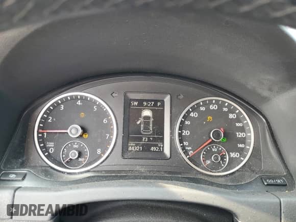 2010 Volkswagen Tiguan с VIN WVGBV9AX9AW530794, выставлен на аукционе Copart как лот 59271805 с пробегом 44 321 миль миль и Списание • Salvage title. История ставок и продаж доступна на DreamBid. Изображение 9.