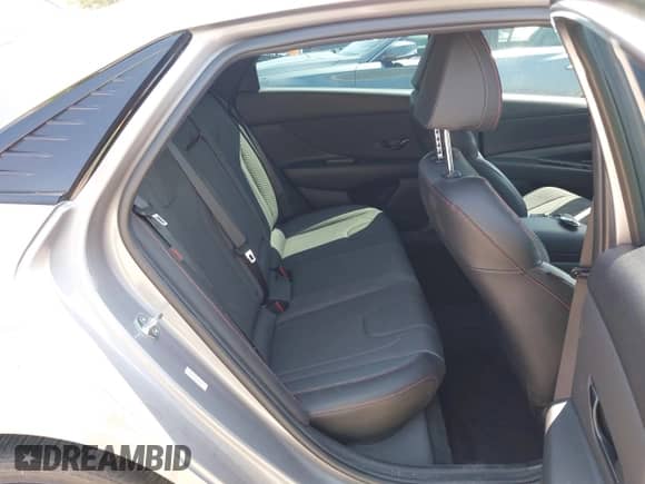 2024 Hyundai Elantra N Line z VIN KMHLR4DF8RU823043, wystawiony jako IAAI lot #43169558 z przebiegiem 8 365 mil mil oraz . Historia ofert i sprzedaży dostępna na DreamBid. Obrazek 8.