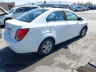 2014 Chevrolet Sonic LT с VIN 1G1JC5SH5E4198868, выставлен на аукционе IAAI как лот 43293255 с пробегом 173 429 миль миль и . История ставок и продаж доступна на DreamBid. Изображение 4.