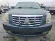 2009 Cadillac Escalade z VIN 1GYFC13279R243568, wystawiony jako Copart lot #49336995 z przebiegiem 166 290 mil mil oraz Szkoda całkowita • Salvage title. Historia ofert i sprzedaży dostępna na DreamBid. Obrazek 5.