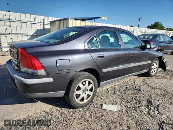 2002 Volvo S60 с VIN YV1RH58D822101261, выставлен на аукционе Copart как лот 69614335 с пробегом 180 136 миль миль и Списание • Salvage title. История ставок и продаж доступна на DreamBid. Изображение 3.