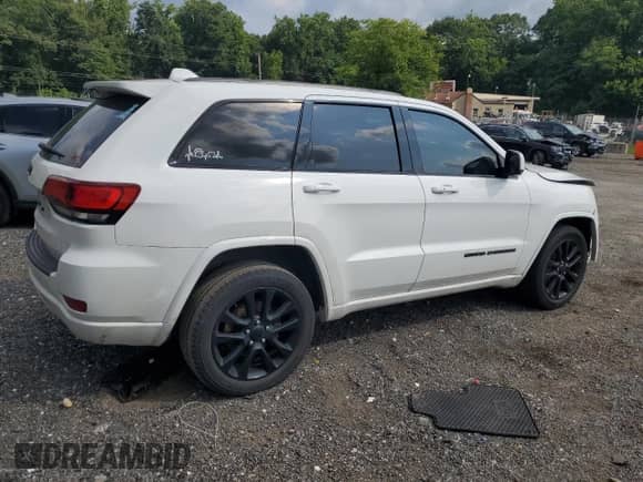 2020 Jeep Grand Cherokee Laredo E z VIN 1C4RJFAG6LC143976, wystawiony jako Copart lot #66020665 z przebiegiem 79 291 mil mil oraz Szkoda całkowita • Salvage title. Historia ofert i sprzedaży dostępna na DreamBid. Obrazek 3.