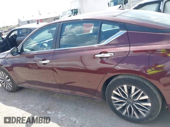 2024 Nissan Altima SV with VIN 1N4BL4DV4RN357989, listed as a IAAI auction lot 43368993 with 60,349 mi miles and . Bid and sale history available at DreamBid. Image 14.