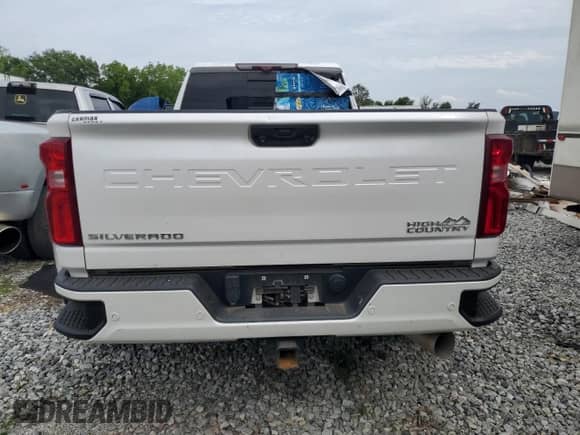 2020 Chevrolet Silverado 3500HD High Country с VIN 1GC4YVEY6LF349445, выставлен на аукционе Copart как лот 55833495 с пробегом 124 587 миль миль и Списание • Salvage title. История ставок и продаж доступна на DreamBid. Изображение 6.