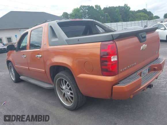 2008 Chevrolet Avalanche 2LT с VIN 3GNFK12388G232779, выставлен на аукционе IAAI как лот 42461591 с пробегом 260 221 миль миль и . История ставок и продаж доступна на DreamBid. Изображение 3.