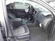 2022 Chevrolet Colorado 2WD Z71 z VIN 1GCGSDENXN1173627, wystawiony jako IAAI lot #42406970 z przebiegiem 21 937 mil mil oraz . Historia ofert i sprzedaży dostępna na DreamBid. Obrazek 5.