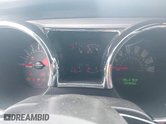 2007 Ford Mustang GT Deluxe z VIN 1ZVFT82HX75216807, wystawiony jako IAAI lot #43383897 z przebiegiem 132 000 mil mil oraz . Historia ofert i sprzedaży dostępna na DreamBid. Obrazek 7.