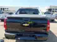2011 Chevrolet Avalanche LS z VIN 3GNMCEE04BG371621, wystawiony jako IAAI lot #42852291 z przebiegiem 257 969 mil mil oraz . Historia ofert i sprzedaży dostępna na DreamBid. Obrazek 16.