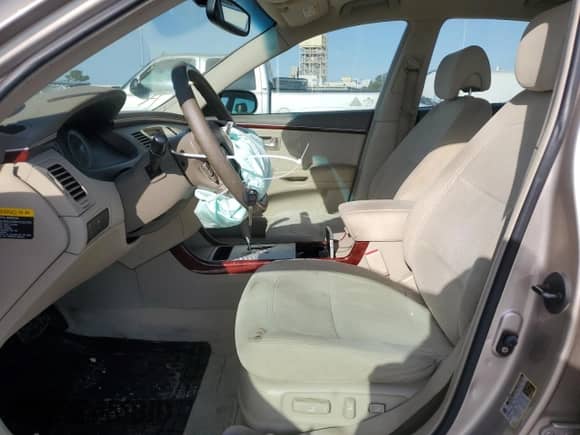 2007 Hyundai Azera GLS с VIN KMHFC46D57A190784, выставлен на аукционе Copart как лот 84876494 с пробегом 211 252 миль миль и Списание • Salvage title. История ставок и продаж доступна на DreamBid. Изображение 7.