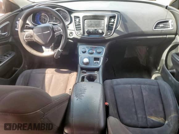 2015 Chrysler 200 LX with VIN 1C3CCCFB0FN560907, listed as a Copart auction lot 84758625 with 169,945 mi miles and Clean title. Bid and sale history available at DreamBid. Image 8.