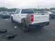 2022 Chevrolet Silverado 1500 Custom Trail Boss z VIN 3GCPYCEL6NG108492, wystawiony jako IAAI lot #42362191 z przebiegiem 46 701 mil mil oraz . Historia ofert i sprzedaży dostępna na DreamBid. Obrazek 3.