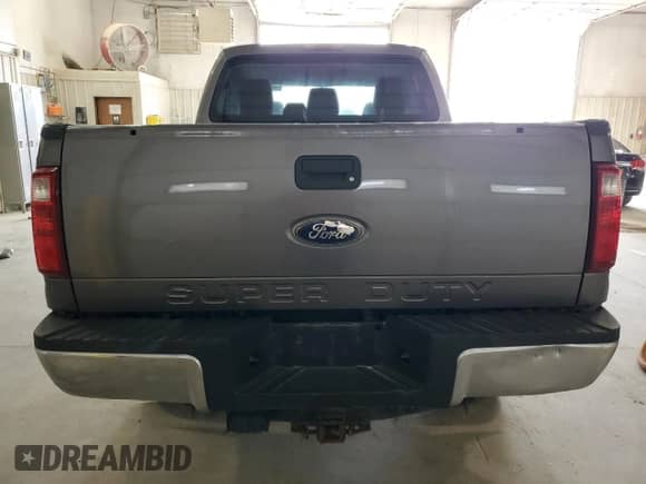 2011 Ford F-250 XL z VIN 1FT7W2BT3BEC85797, wystawiony jako Copart lot #71723205 z przebiegiem 261 800 mil mil oraz Czysty tytuł • Clean title. Historia ofert i sprzedaży dostępna na DreamBid. Obrazek 6.