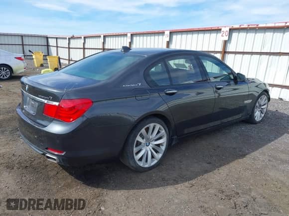 2011 BMW 7 Series с VIN WBAKX6C51BC197063, выставлен на аукционе IAAI как лот 41905418 с пробегом 94 346 миль миль и . История ставок и продаж доступна на DreamBid. Изображение 4.