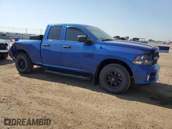 2018 Ram 1500 Tradesman z VIN 1C6RR7FG7JS235759, wystawiony jako Copart lot #65409575 z przebiegiem 93 728 mil mil oraz Szkoda całkowita • Salvage title. Historia ofert i sprzedaży dostępna na DreamBid. Obrazek 4.