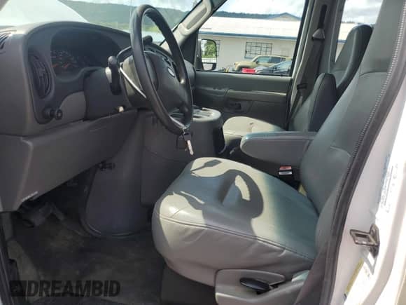 2005 Ford Econoline Cargo с VIN 1FTRE14L65HA39140, выставлен на аукционе Copart как лот 65235115 с пробегом 205 445 миль миль и Чистый • Clean title. История ставок и продаж доступна на DreamBid. Изображение 7.