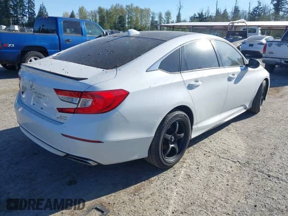 2018 Honda Accord Sport with VIN 1HGCV2E31JA011664, listed as a IAAI auction lot 41959621 with 135,926 mi miles and . Bid and sale history available at DreamBid. Image 4.