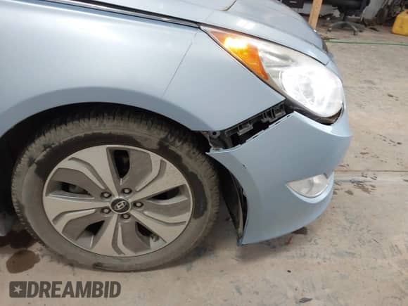 2014 Hyundai Sonata z VIN KMHEC4A41EA106072, wystawiony jako IAAI lot #43114380 z przebiegiem 153 462 mil mil oraz . Historia ofert i sprzedaży dostępna na DreamBid. Obrazek 15.