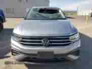 2023 Volkswagen Tiguan SE с VIN 3VVMB7AX8PM033319, выставлен на аукционе Copart как лот 63477225 с пробегом 23 768 миль миль и Списание • Salvage title. История ставок и продаж доступна на DreamBid. Изображение 5.