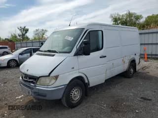 2006 Dodge Sprinter with VIN WD0PD644465968897, listed as a Copart auction lot 55505335 with 268,858 mi miles and Salvage title. Bid and sale history available at DreamBid. Image 1.