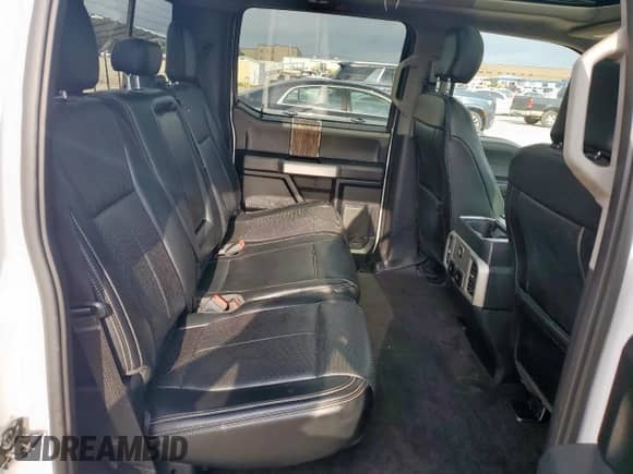 2018 Ford F-150 XL z VIN 1FTFW1C1XJFE46898, wystawiony jako Copart lot #54164445 z przebiegiem 245 108 mil mil oraz Szkoda całkowita • Salvage title. Historia ofert i sprzedaży dostępna na DreamBid. Obrazek 10.