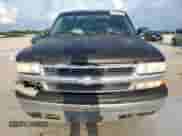 2001 Chevrolet Suburban LT with VIN 3GNGC26U21G119300, listed as a Copart auction lot 68131044 with 147,430 mi miles and Salvage title. Bid and sale history available at DreamBid. Image 5.