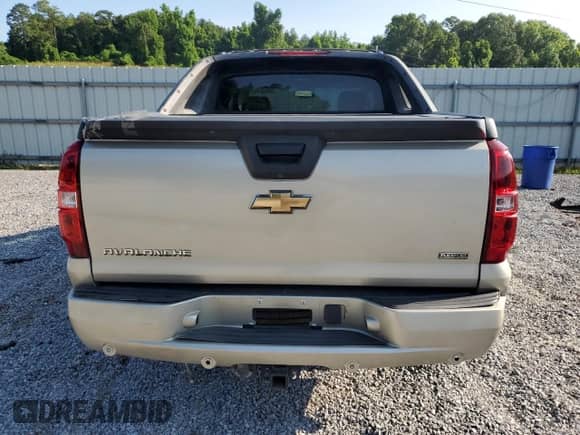2008 Chevrolet Avalanche 2LT with VIN 3GNEC12098G122855, listed as a Copart auction lot 58043005 with 188,942 mi miles and Salvage title. Bid and sale history available at DreamBid. Image 6.