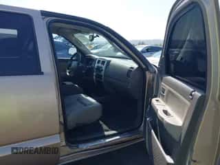 2005 Dodge Dakota с VIN 1D3HW58N85S205244, выставлен на аукционе IAAI как лот 42955372 с пробегом 200 581 миль миль и . История ставок и продаж доступна на DreamBid. Изображение 5.